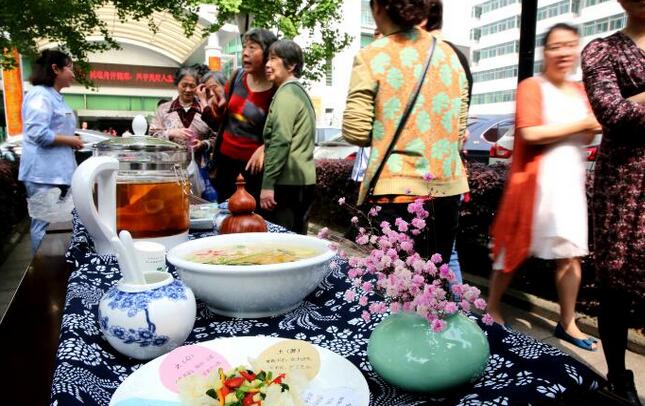 药食同源 天使有爱——湖州市中医院举行迎护士节天使送药膳活动