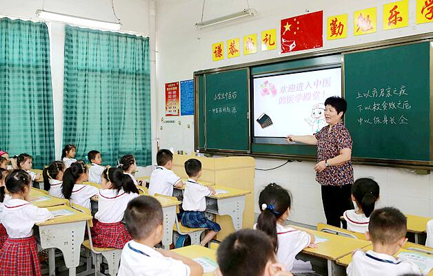 江西：培养青少年对中医药文化的兴趣和热爱